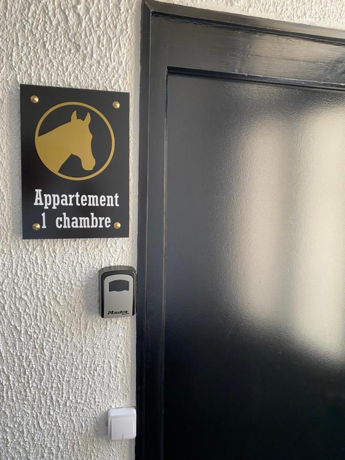 A La Tete De Cheval Apartment Epernay Exterior photo